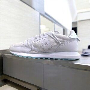 Size Mens 10/ Women 11.5 Saucony Jazz DST Abstract Collection - Grey Reflective